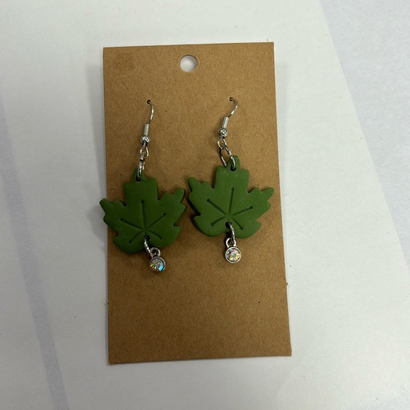 GREEN LEAF EARRINGS🎄🍀🌲🌴 - Picture 1 of 1
